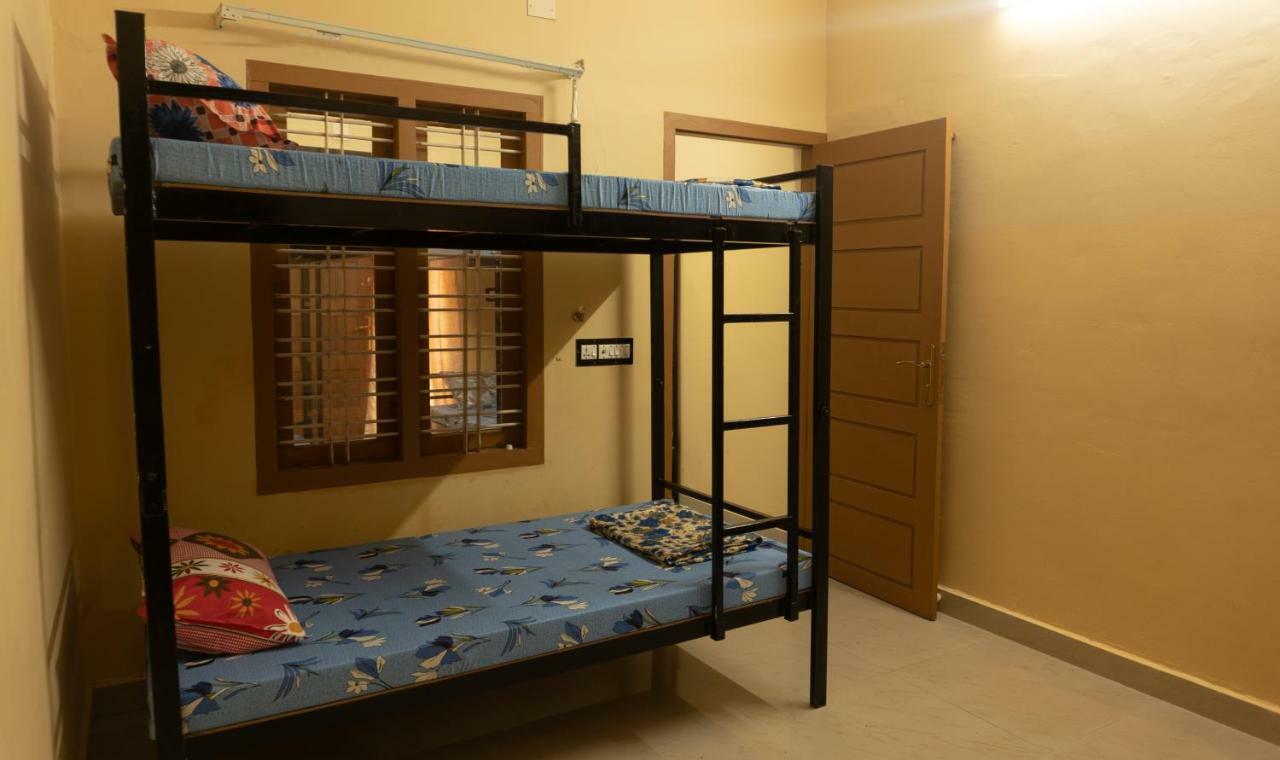 Aramana Holiday Inn Alappuzha ภายนอก รูปภาพ