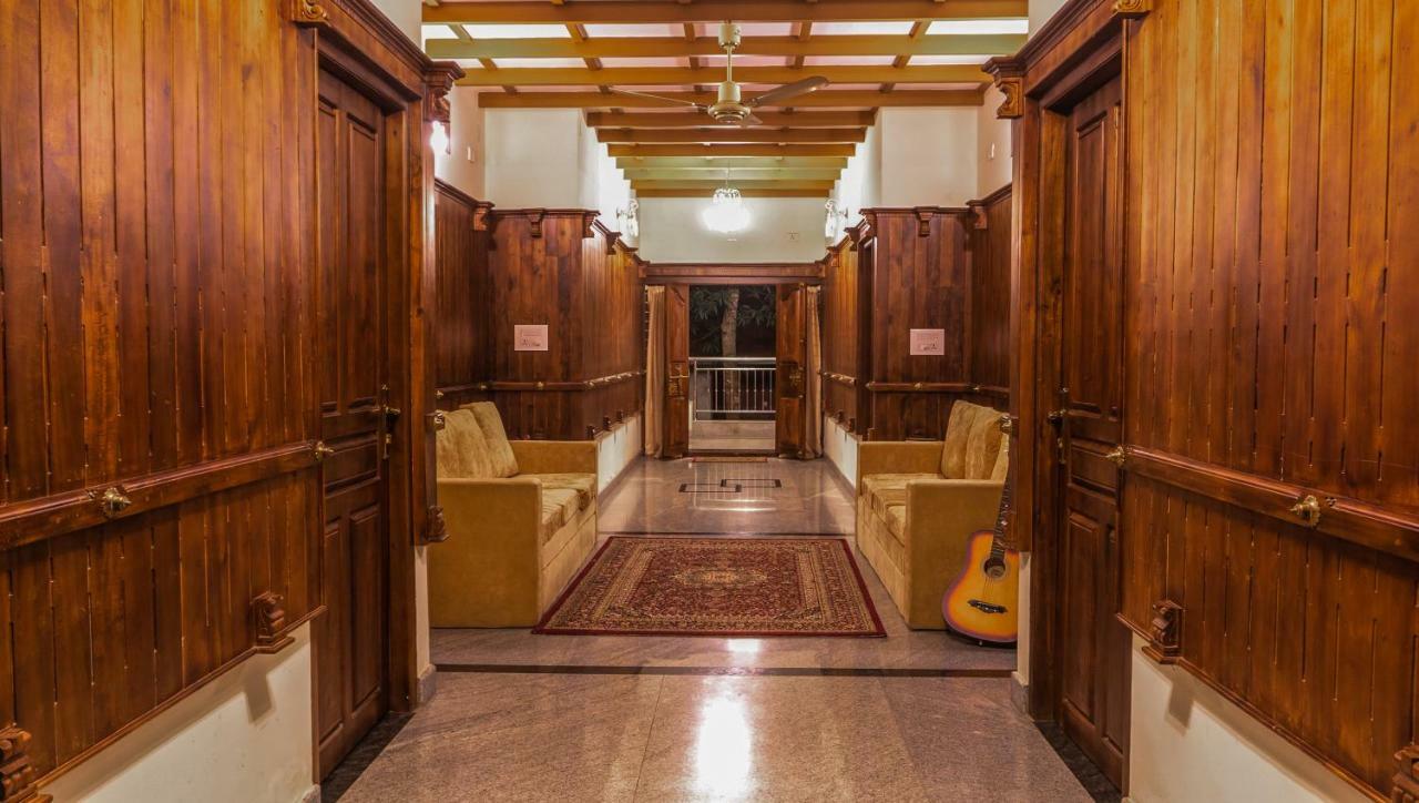 Aramana Holiday Inn Alappuzha ภายนอก รูปภาพ